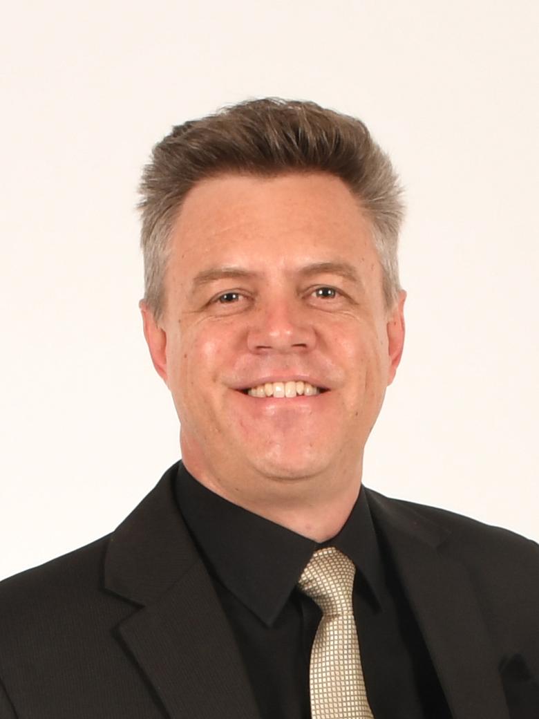 Prof R M Oosthuizen